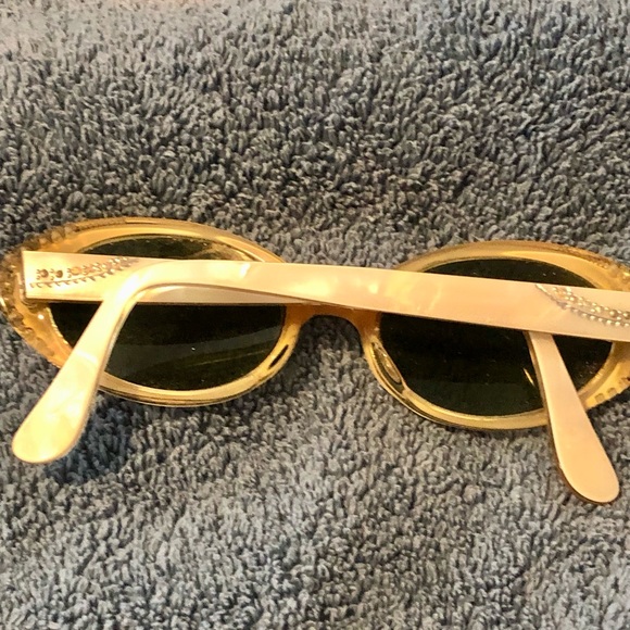 Vintage sunglasses - Picture 4 of 6